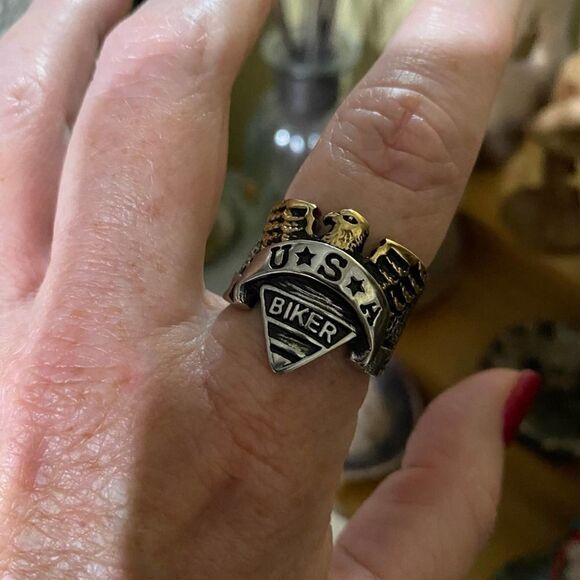 Mens USA Two-tone Biker Eagle Stainless Steel Ring Size 10 - Picture 3 of 5